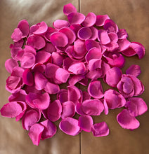 Load image into Gallery viewer, Silk rose petals
