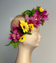Load image into Gallery viewer, Floral garland
