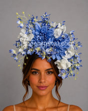 Load image into Gallery viewer, Blue and white
